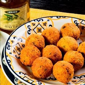 BOLINHO DE BACALHAU