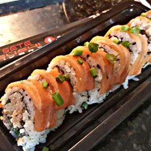 EBI ROLL URAMAKI CAMARÃO E SALMÃO