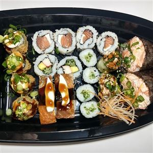 Combinado show 2 (22 unidades) + 02 temakis de 100g