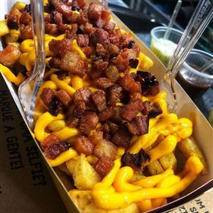 BATATA FRITA 500G COM CHEDDAR E BACON