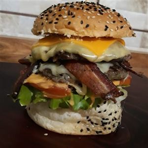 BACON TRIPLE CHEESE MELT ARTESANAL