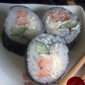 FUTOMAKI SALMÃO GRELHADO