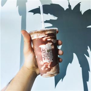 MILK SHAKE COM CHOCOLATE MEIO AMARGO