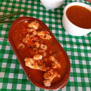 MOQUECA DE BAIACO COM CAMARÃO