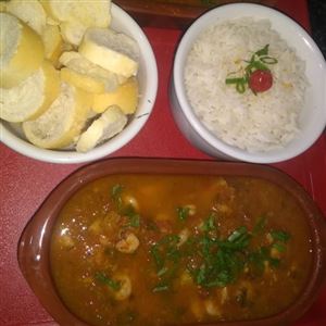 MOQUECA DE CAÇÃO COM CAMARÃO