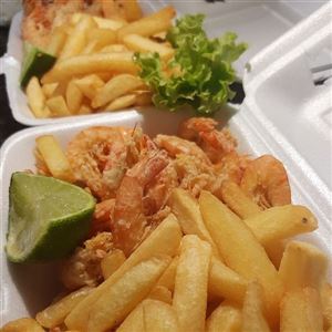 PORÇÃO CAMARÃO COM FRITAS