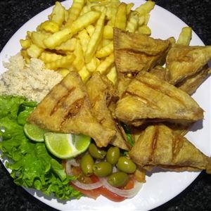 PORÇÃO DE PEROÁ COM FRITAS *promoção*