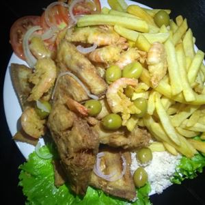 PORÇÃO PEROÁ COM CAMARÃO E FRITAS