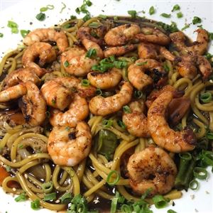 YAKISOBA DE CAMARÃO